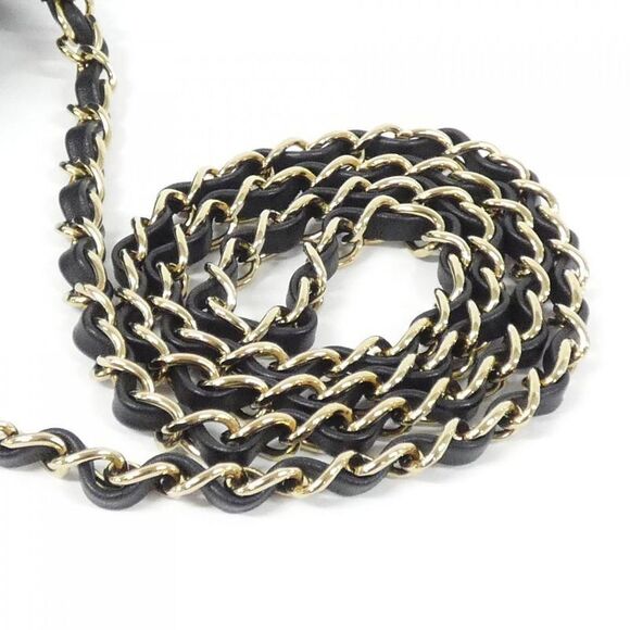 Chanel 35200 Shoulder Bag - Picture 5 of 7